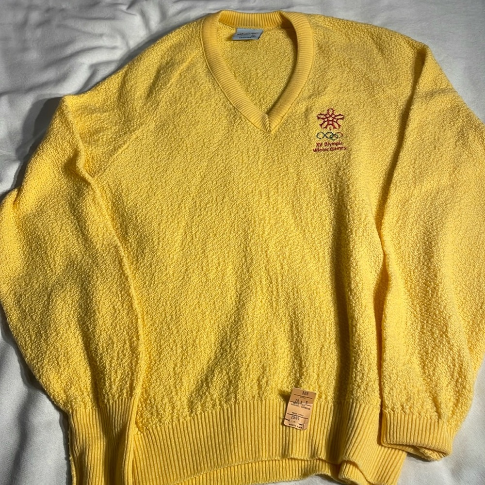 RARE! NWT 🏅 1988 Calgary Olympic official sweater! Womens -M Men’s - S